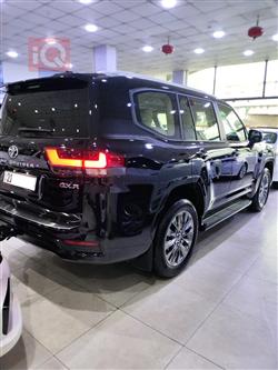 تۆیۆتا لاند کروزەر